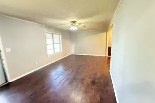 1608 Michael St, El Campo, TX 77437 - Photo 5