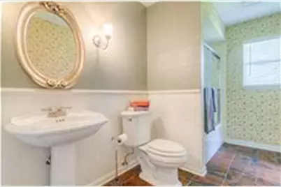 4 Champions Colony E, Houston, TX 77069 - Photo 11