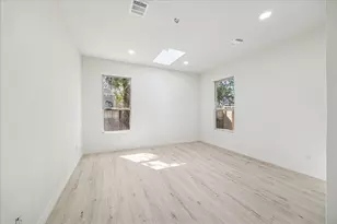 437 N Everton St, Houston, TX 77003 - Photo 15