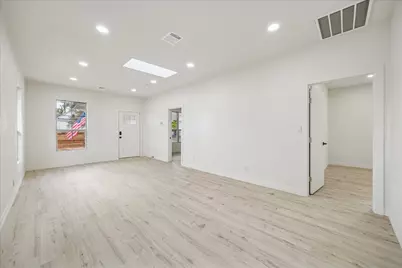 437 N Everton Street, Houston, TX 77003 - Photo 9