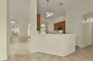 313 Arbor Cir, League City, TX 77573 - Photo 11