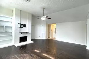 15734 Roxton Ridge Dr, Webster, TX 77598 - Photo 9