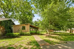 717 E Houston Ave, Crockett, TX 75835 - Photo 29