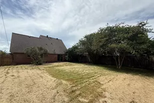 921 S 6th St, La Porte, TX 77571 - Photo 17
