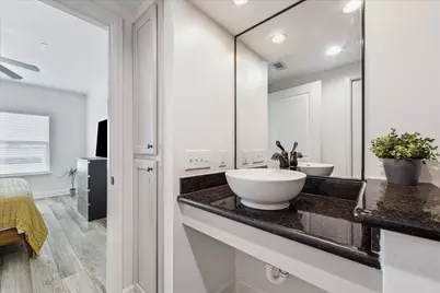 2203 Dorrington Street #301, Houston, TX 77030 - Photo 9