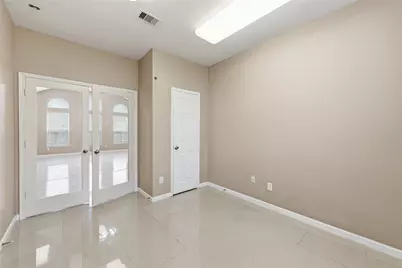 8234 Hall View Drive, Houston, TX 77075 - Photo 19