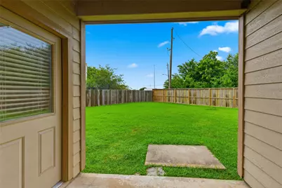 8234 Hall View Drive, Houston, TX 77075 - Photo 25