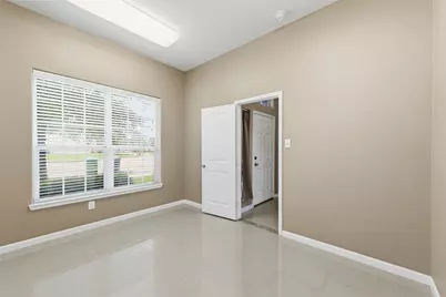 8234 Hall View Drive, Houston, TX 77075 - Photo 7