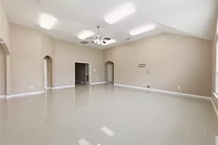 8234 Hall View Dr, Houston, TX 77075 - Photo 9