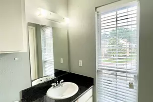 7575 Cambridge St, Houston, TX 77054 - Photo 27