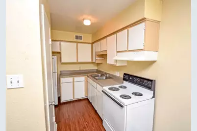 1400 Eagle Lake Rd, Sealy, TX 77474 - Photo 7