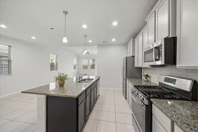 756 Lake Lacosta Dr, Katy, TX 77493 - Photo 3