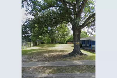 5017 Southwind Street, Houston, TX 77033 - Photo 1