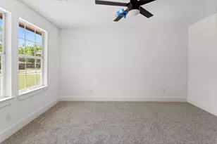 5811 Northridge Dr, Houston, TX 77033 - Photo 11