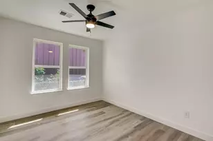 315 Cypress St, Alvin, TX 77511 - Photo 17
