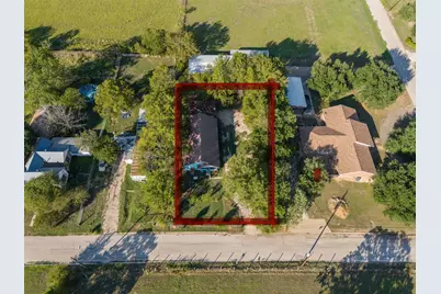 713 S Banks Street, Caldwell, TX 77836 - Photo 1