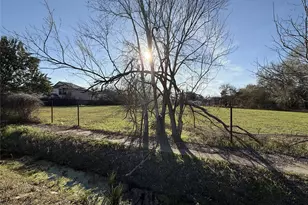 8935 Jutland Rd, Houston, TX 77033 - Photo 3