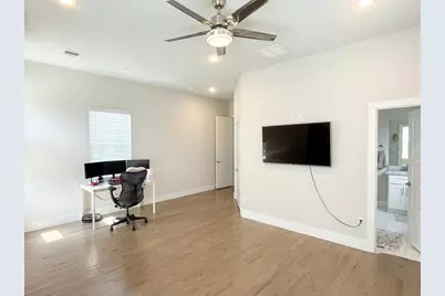 7904 N Main Street, Houston, TX 77022 - Photo 9