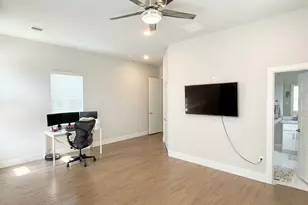 7904 N Main St, Houston, TX 77022 - Photo 9