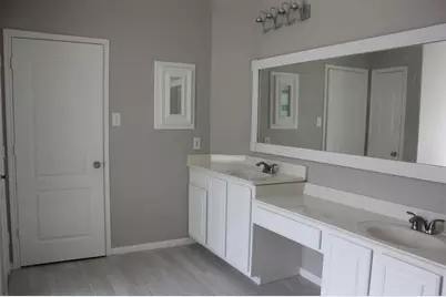 503 N Marathon Way, Stafford, TX 77477 - Photo 11