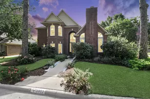 1302 Wickshire Ln, Houston, TX 77043 - Photo 1