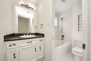 1302 Wickshire Ln, Houston, TX 77043 - Photo 33