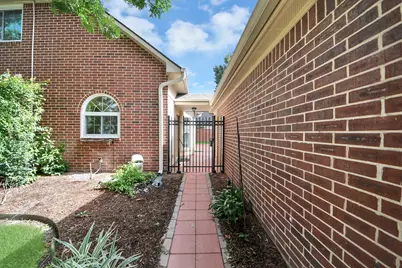 1302 Wickshire Lane, Houston, TX 77043 - Photo 5
