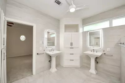 1302 Wickshire Lane, Houston, TX 77043 - Photo 15
