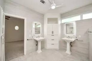1302 Wickshire Ln, Houston, TX 77043 - Photo 15