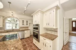 1302 Wickshire Ln, Houston, TX 77043 - Photo 25