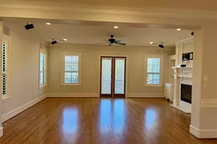 2710 Nicholson St, Houston, TX 77008 - Photo 3