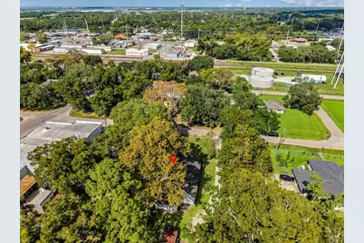 7911 Barry Avenue, Hitchcock, TX 77563 - Photo 41