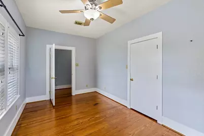 7911 Barry Avenue, Hitchcock, TX 77563 - Photo 25