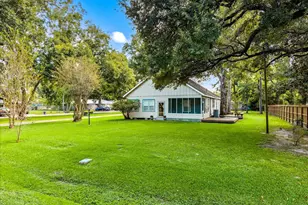 7911 Barry Ave, Hitchcock, TX 77563 - Photo 45