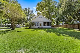 7911 Barry Ave, Hitchcock, TX 77563 - Photo 37