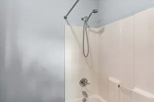 7911 Barry Ave, Hitchcock, TX 77563 - Photo 17