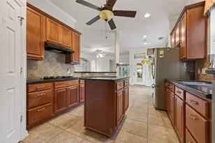27 Sovereign Way, Conroe, TX 77384 - Photo 15