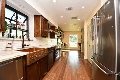 9102 Meaux Drive, Houston, TX 77031 - Photo 11