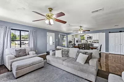 3201 Avenue F, Dickinson, TX 77539 - Photo 5