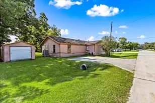 3201 Avenue F, Dickinson, TX 77539 - Photo 25