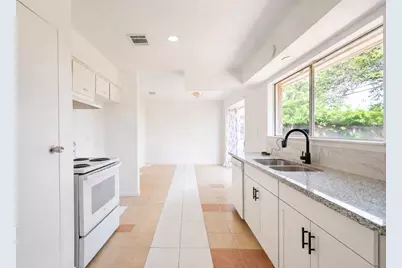 10930 W Bellfort Avenue, Houston, TX 77099 - Photo 9