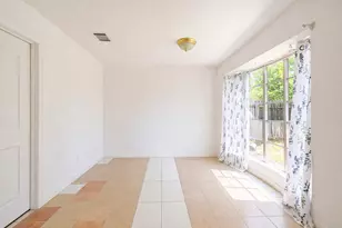 10930 W Bellfort Ave, Houston, TX 77099 - Photo 11