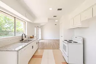 10930 W Bellfort Ave, Houston, TX 77099 - Photo 9