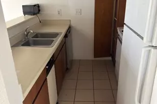 2822 S Bartell Dr, Houston, TX 77054 - Photo 5