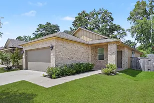 2010 W Darlington Oak Ct, Conroe, TX 77304 - Photo 1