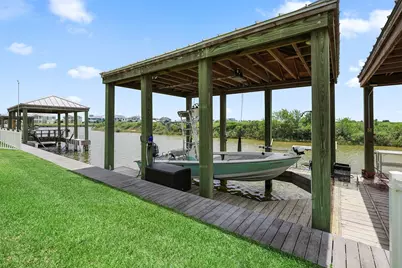 5425 Brigantine Cay Court, Texas City, TX 77590 - Photo 37