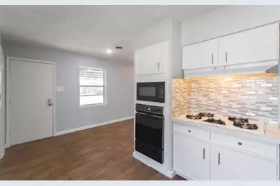 8503 Braes River Drive, Houston, TX 77074 - Photo 7