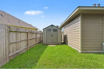 1061 Shadow Bend Court, Conroe, TX 77301 - Photo 17