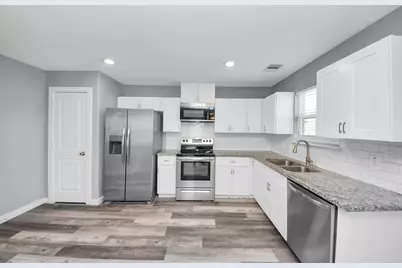 618 Maple Way #A/B, Houston, TX 77015 - Photo 5