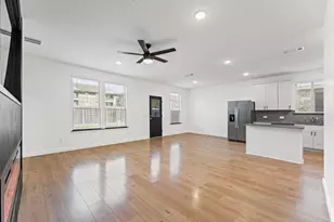 305 Paso Fino Dr, Alvin, TX 77511 - Photo 7